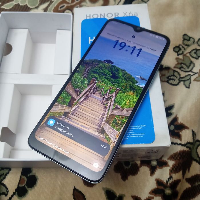 Продам телефон HONOR
