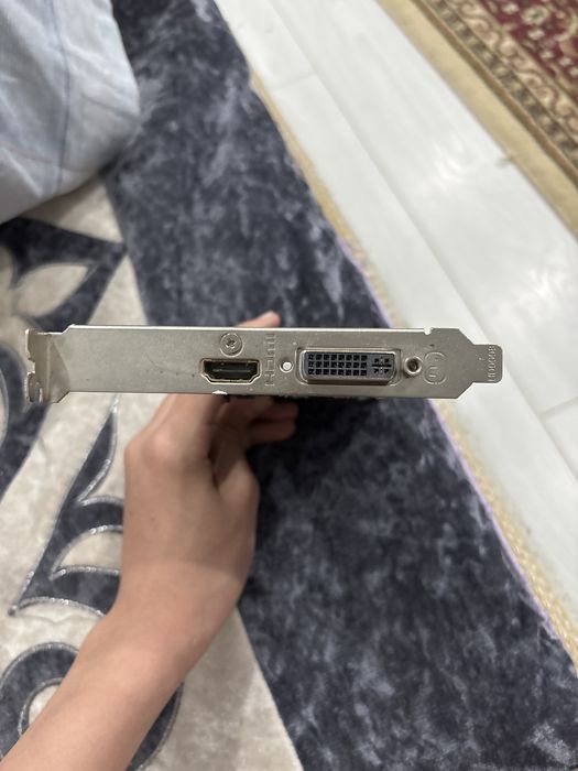 Продаю видеокарту Gigabyte с одним вентелятором