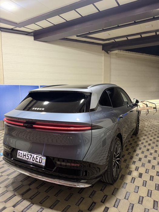 Zeekr 7X sotiladi xolati zor 21000 km yurgan 102 kwt batareyka 2025 yi