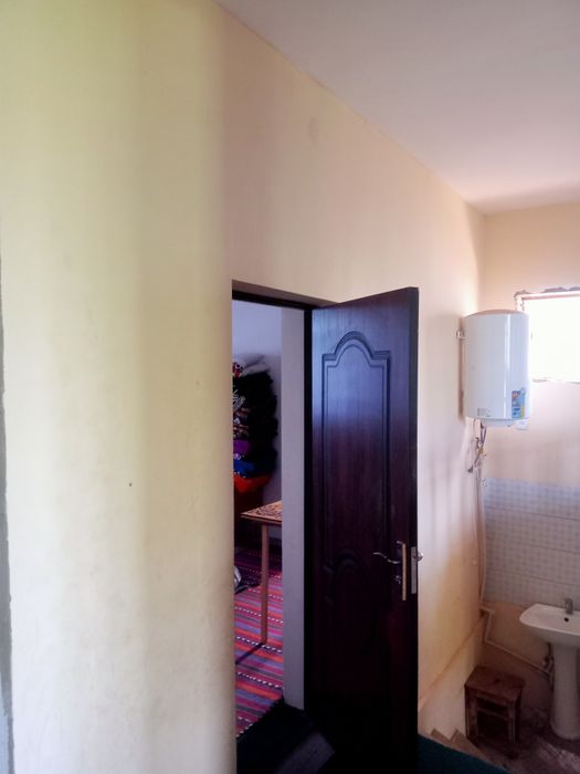 Курулиши тугалланмаган 10 сотих ли ховли уй сотилади