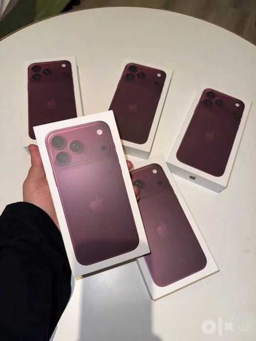 iPhone 18 Pro Max в цвете Burgundy 256 gb 1990 y.e