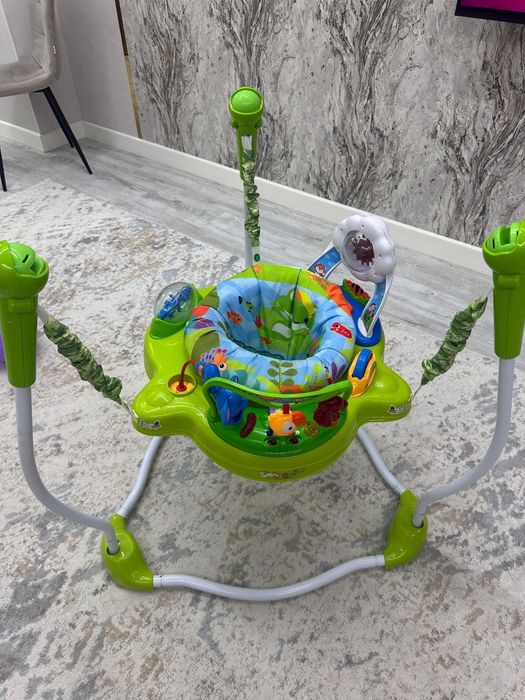 Продам детскую ходунки с игравой панелью