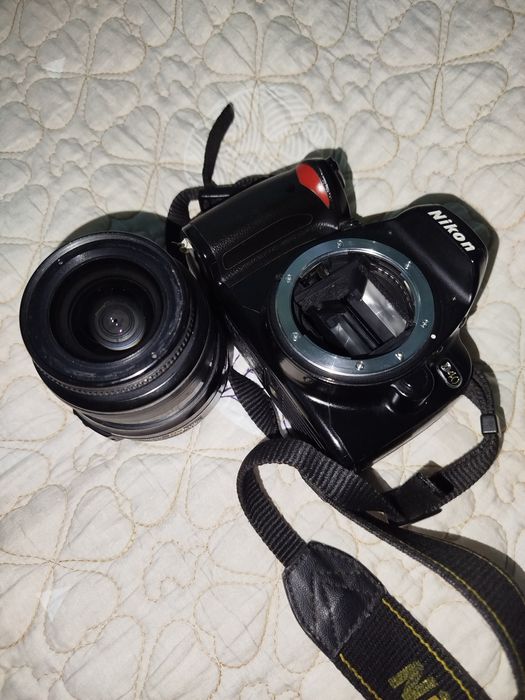 Продам фотоаппарат nikon d40