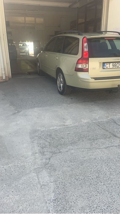 Doar schimb cu audi a 4 b8 sau b7 ofer diferenta