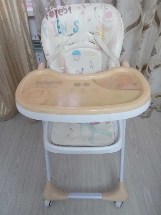 Стол для кормления детей