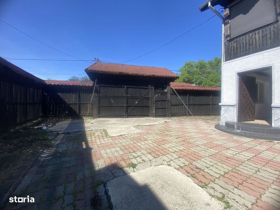 Vanzare casă P+1E cu garaj, beci și 653 mp teren-Valea Voievozilor