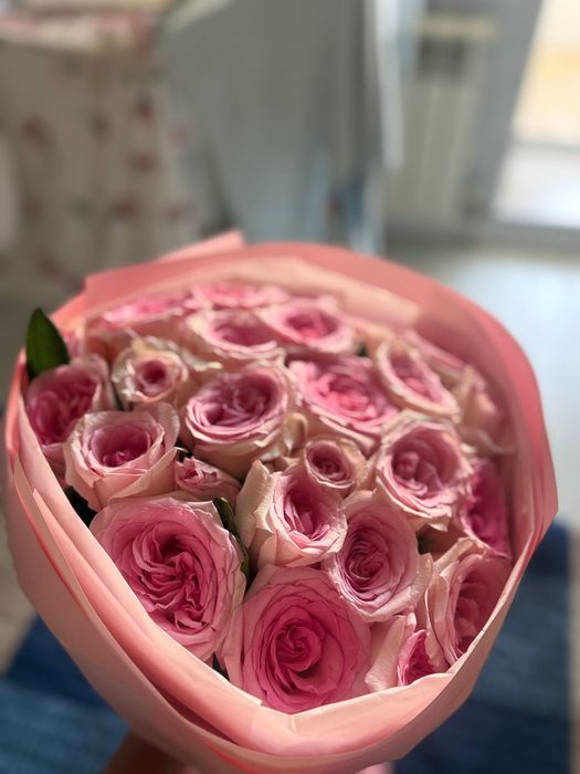 25шт розовые розы букет