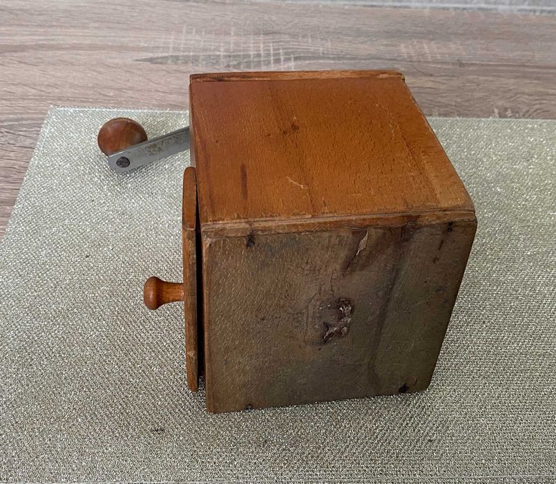 Rasnita de macinat cafeaua manuala Hit Armin - germania- vintage