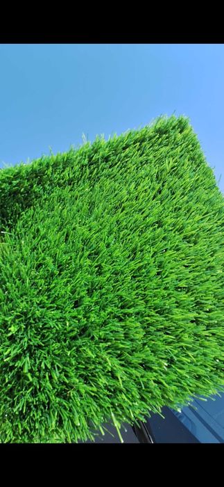 Искусственный газон.