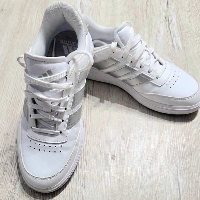 ADIDAS – бели кецове, носени веднъж, като нови, 40 номер