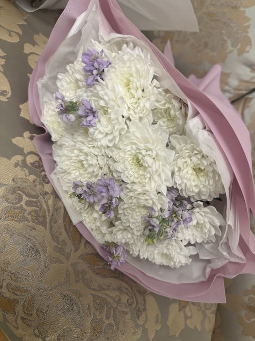 Цветы свежие, сегодняшние