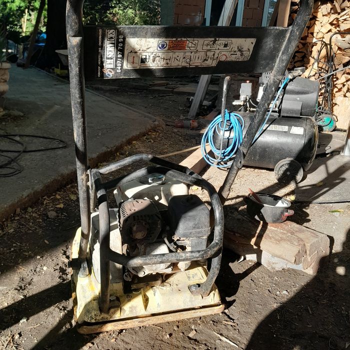 Compactor Wacker  cu motor HONDA pe benzină