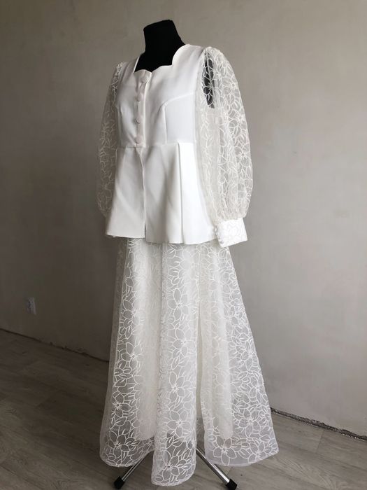 Продам шикарную белую двойку