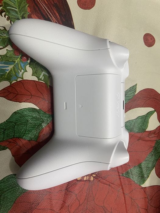 Xbox Series s stare foarte bună,pachet cu 3 jocuri incluse