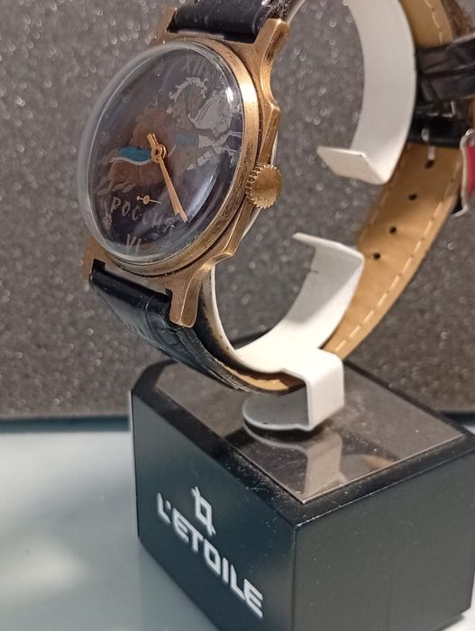 Руски мъжки ръчен механичен  часовник  ПОБЕДА ЗИМ. СССР.