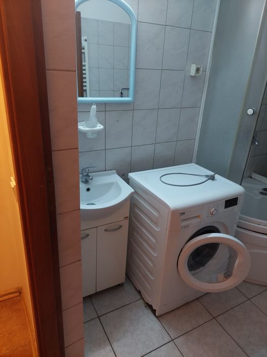 Garsoniera decomandata,ultrancentral, AC, centrala termica, zona Muzeul Olteniei
