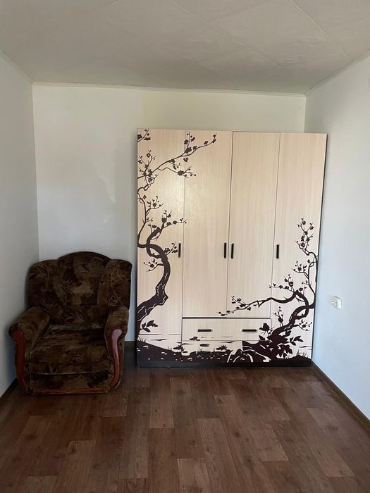 Продается шкаф платьевой саккура