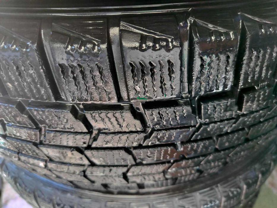 Автошины Dunlop Graspic DS-3 б.у. комплект