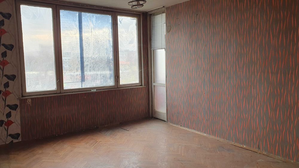 Продавам двустаен тухлен център