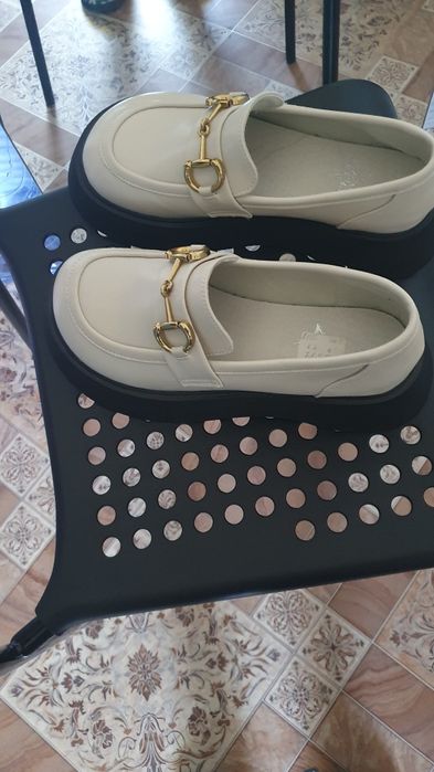 Продам туфли  новые, 38 разм