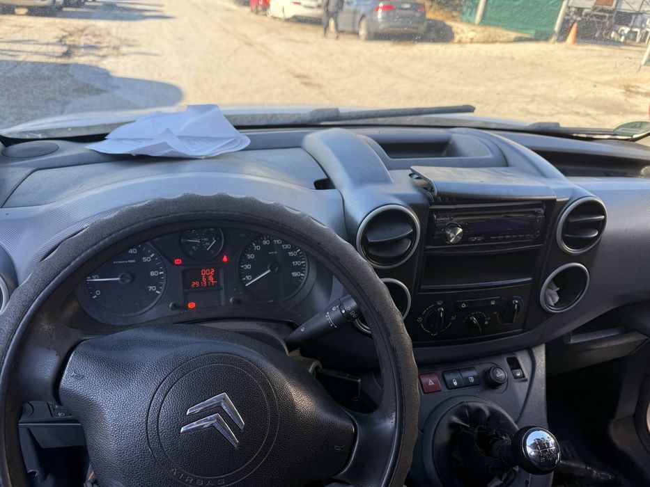 На части Citroen Berlingo 1.6hdi пикап мотор b8hsc 2009г