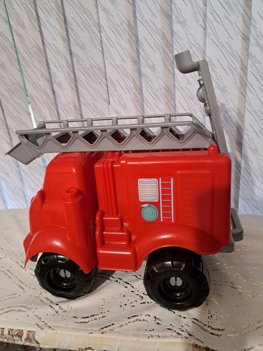 Детска играчка пожарна