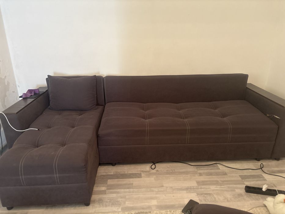 Угловой диван.