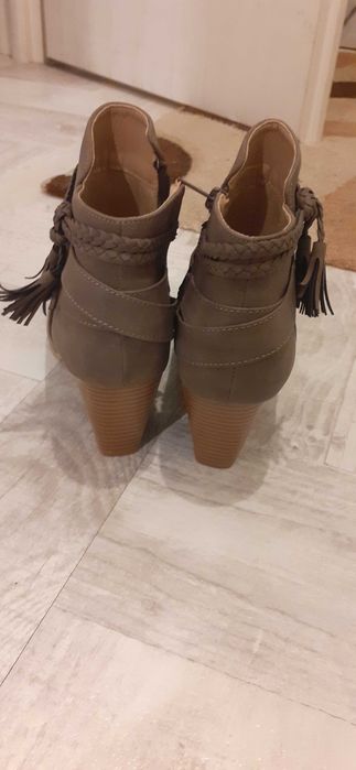 Ghete gri, piele intoarsa, mas 39, noi