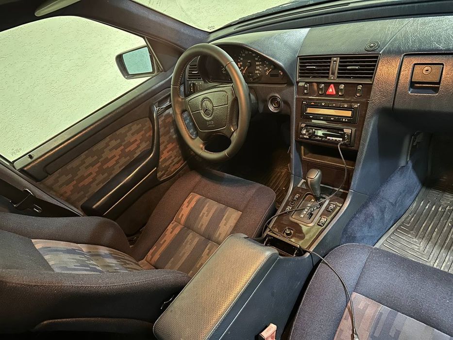 Mercedes w 202 sotiladi