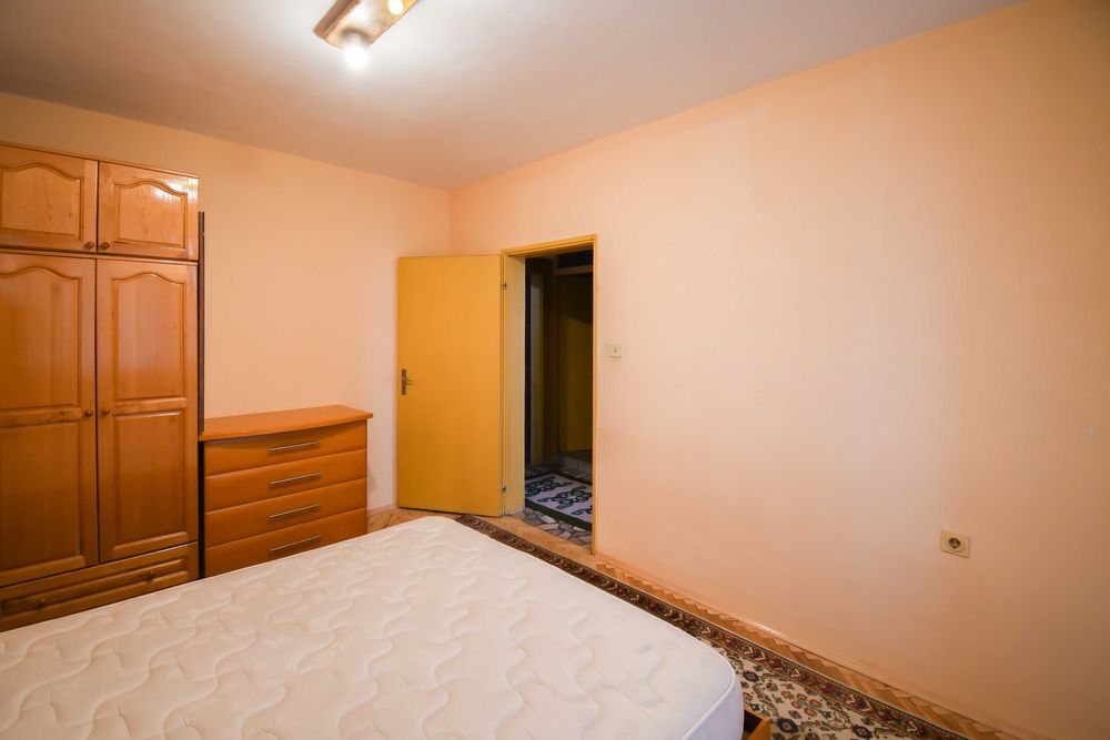 Дава се под наем Тристаен апартамент в София, Слатина - 90 кв.м за 448.8 € - Снимка #2