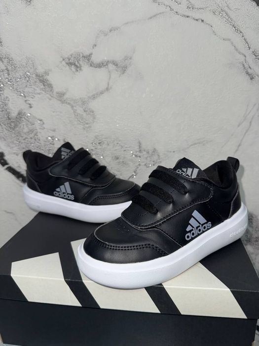 Кроссовки adidas на мальчика оригинал