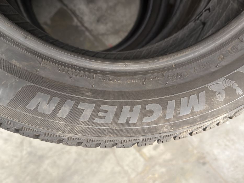 Vand 4 anvelope 225/55/18 michelin de iarnă ca noi