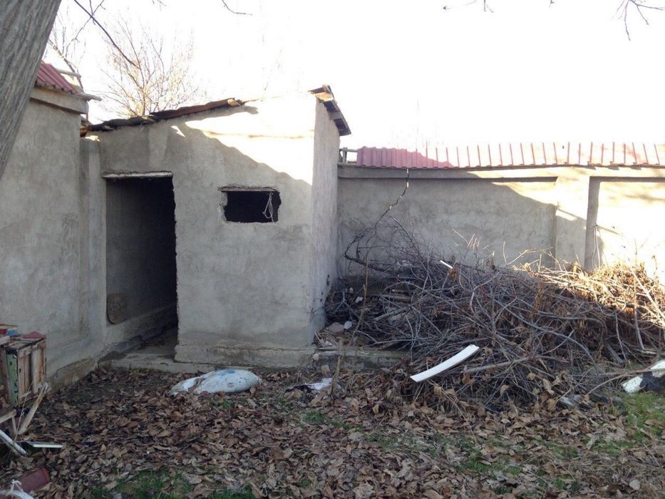 Продаю участок земли. Цена за сотку.