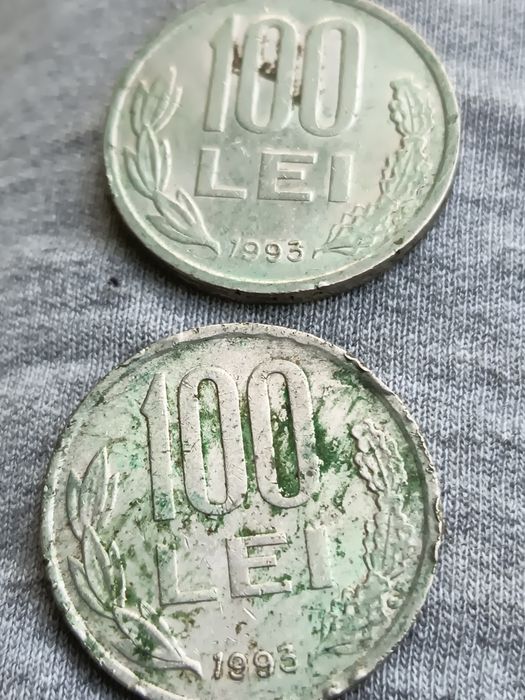 Vând 2 monede de 100 lei vechi 1993