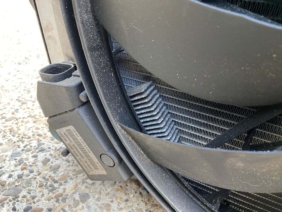 Radiator radiatoare apa uleiventilator răcitor ulei BMW M5 M6 E60 V10