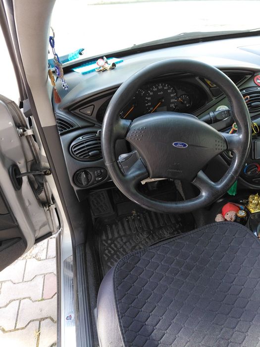 FORD Focus 2001 — imagine 5