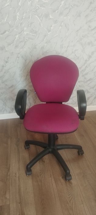 Продам кресло офисное