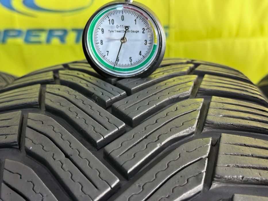 215/65R16 98H Michelin 6,1-5,5mm stare foarte buna