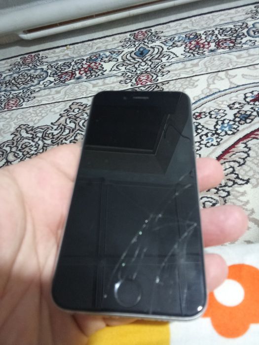 iPhone 6 sotiladi 50$