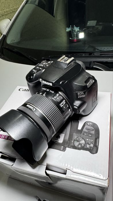 Canon 250D Yangi