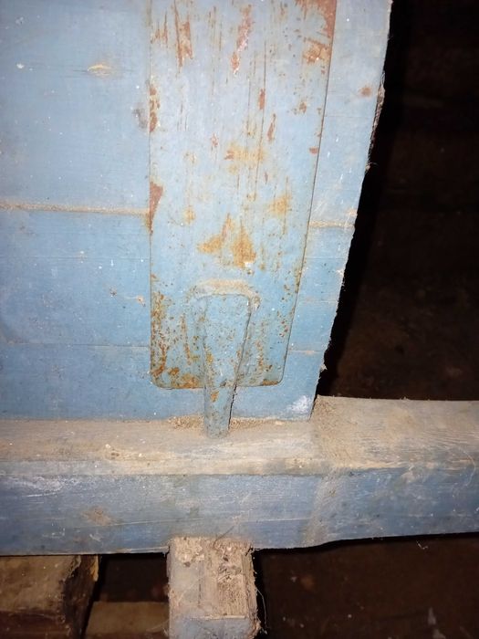 Масивно дървено корито за обработка на грозде.