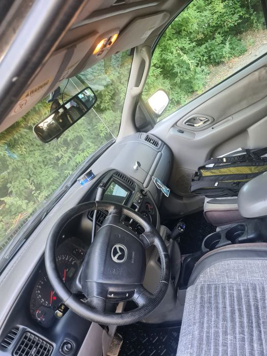 Mazda tribute продам