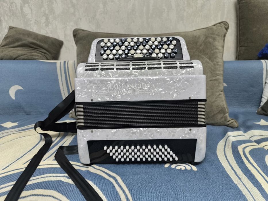 Продам баян новый