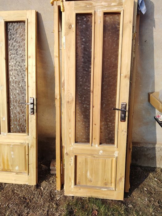 Деревянные двери и окна