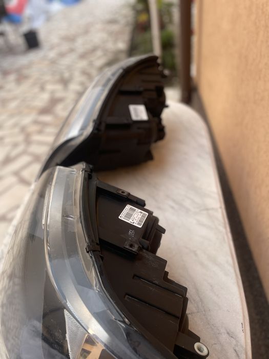 Faruri stinga dreapta VW Transporter T5 2.0TDi an 2013 Fara Defecte