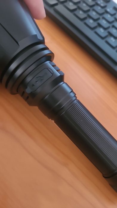 Lanterna fenix ht 18 r