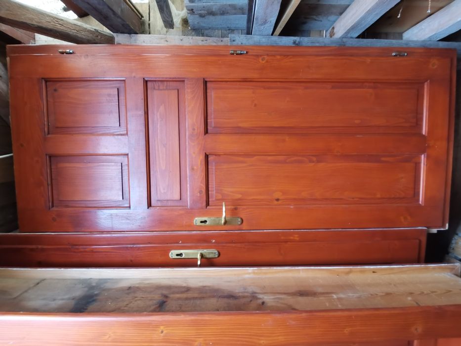 Usa interior lemn masiv