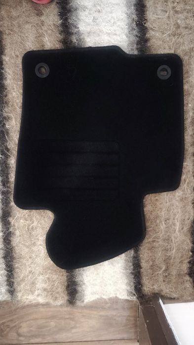 Текстилни стелки, свалени от VW PASSAT alltrack, запазени