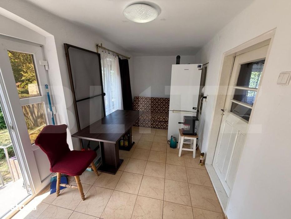 Casa partial renovata, 60 mp, 6000 mp teren, zona Georocu Mare