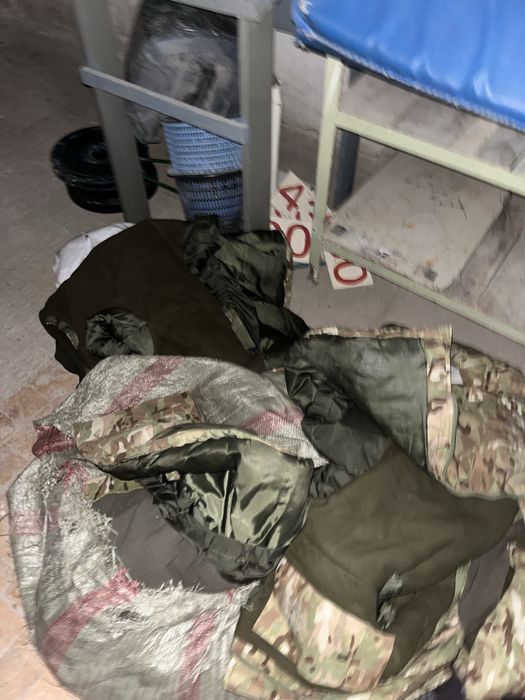 Продам военные теплые вещи